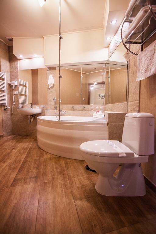 Hotel Ted ラドムスコ エクステリア 写真