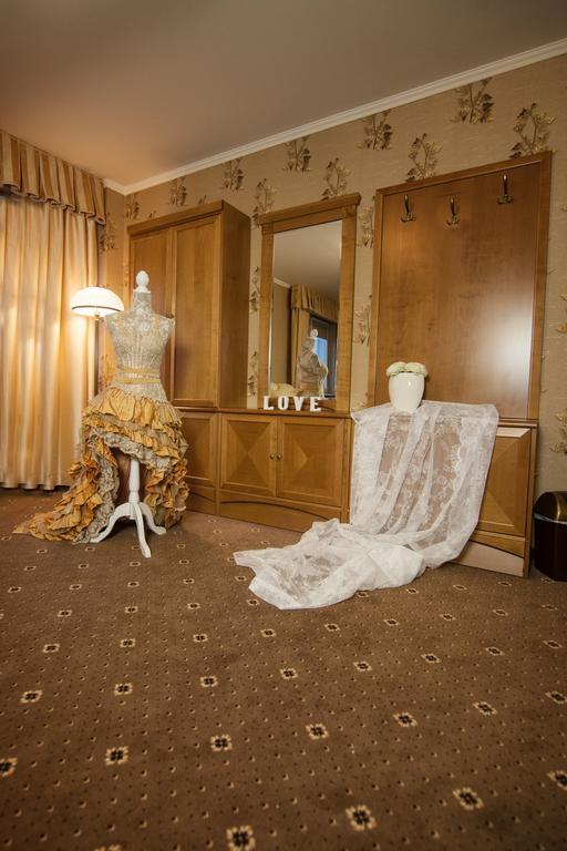 Hotel Ted ラドムスコ エクステリア 写真